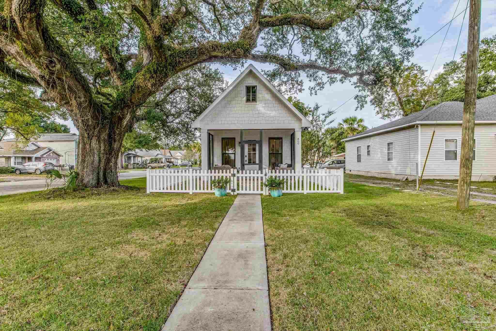 800 E Lloyd St  Pensacola FL 32503 photo