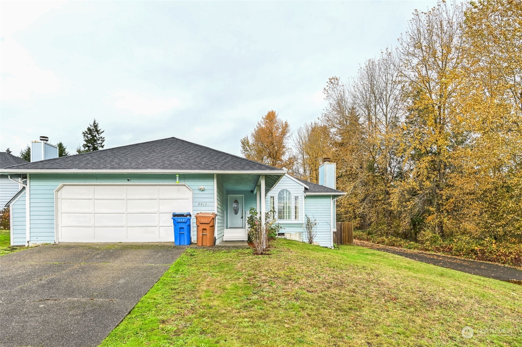 Property Photo:  4415  33rd Street NE  WA 98422 