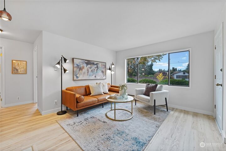 Property Photo:  13702  Ashworth Avenue N  WA 98133 