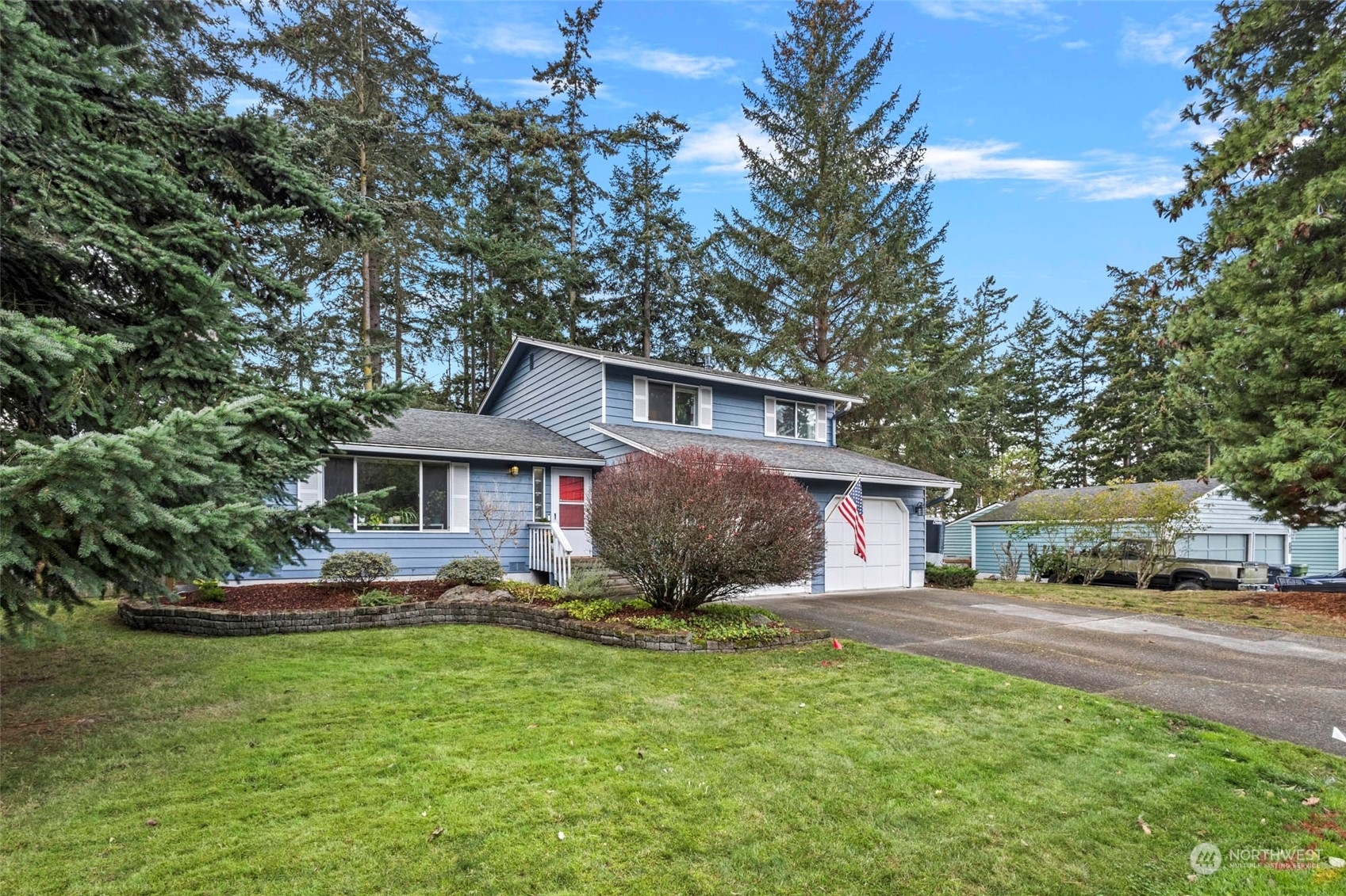 Property Photo:  1601 SW Putnam Drive  WA 98277 