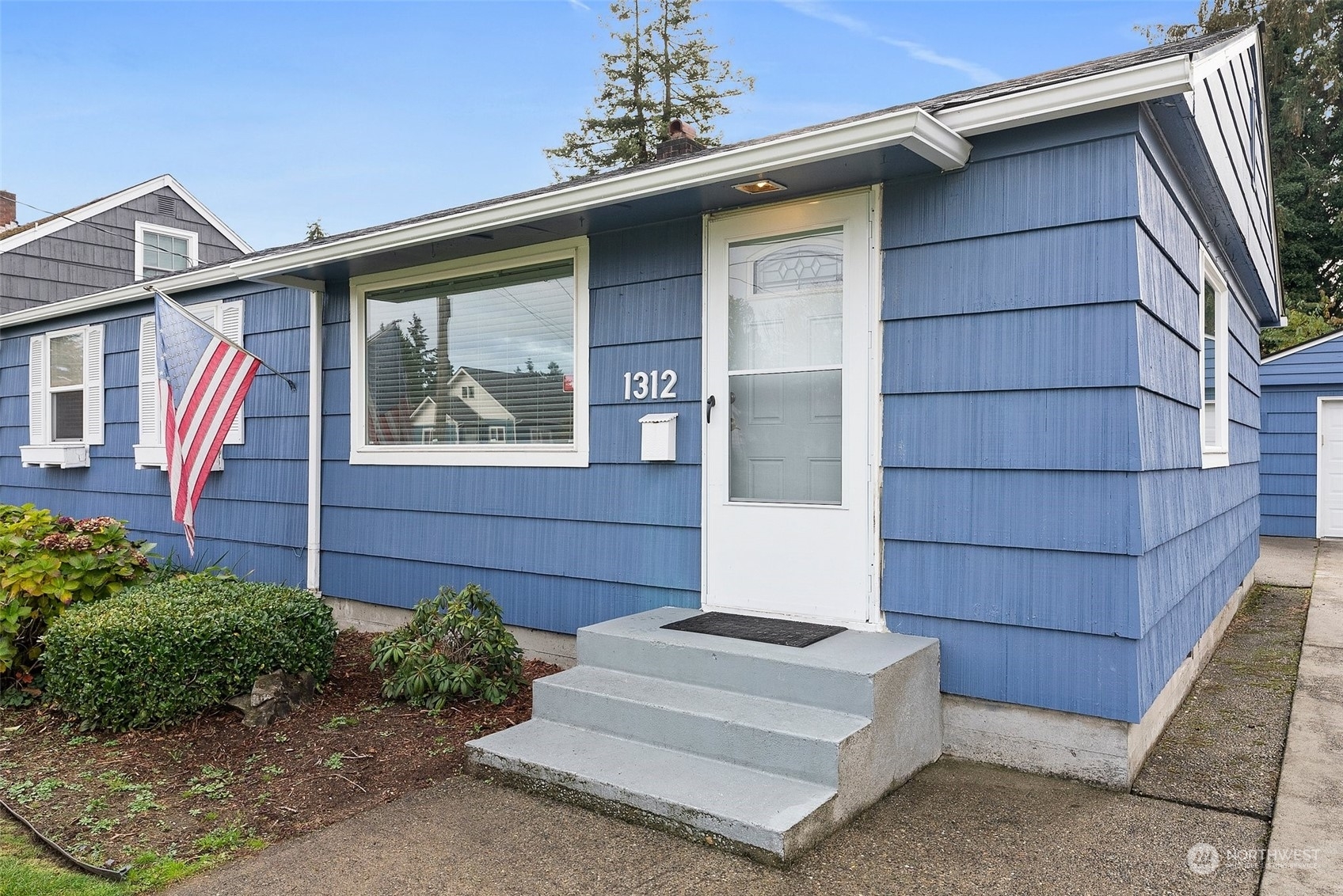 Property Photo:  1312 4th Avenue NW  WA 98371 