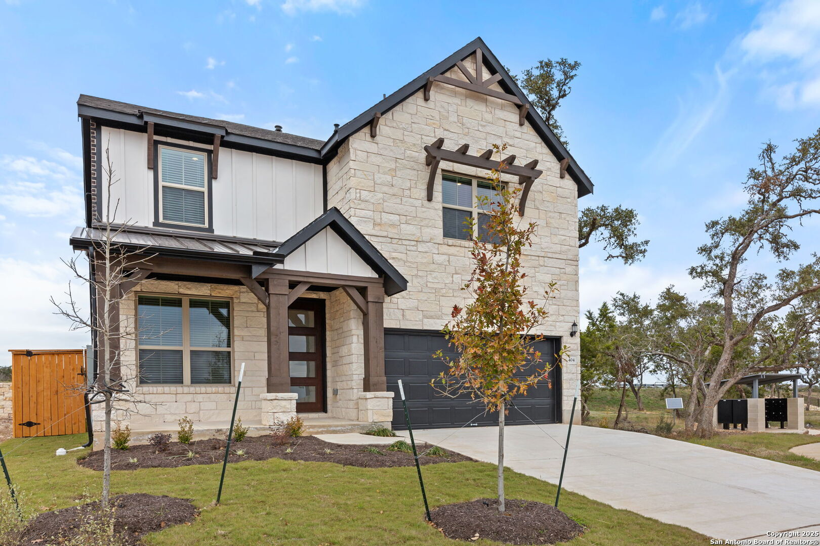Property Photo: 404 Basket Grass Rd TX 78666