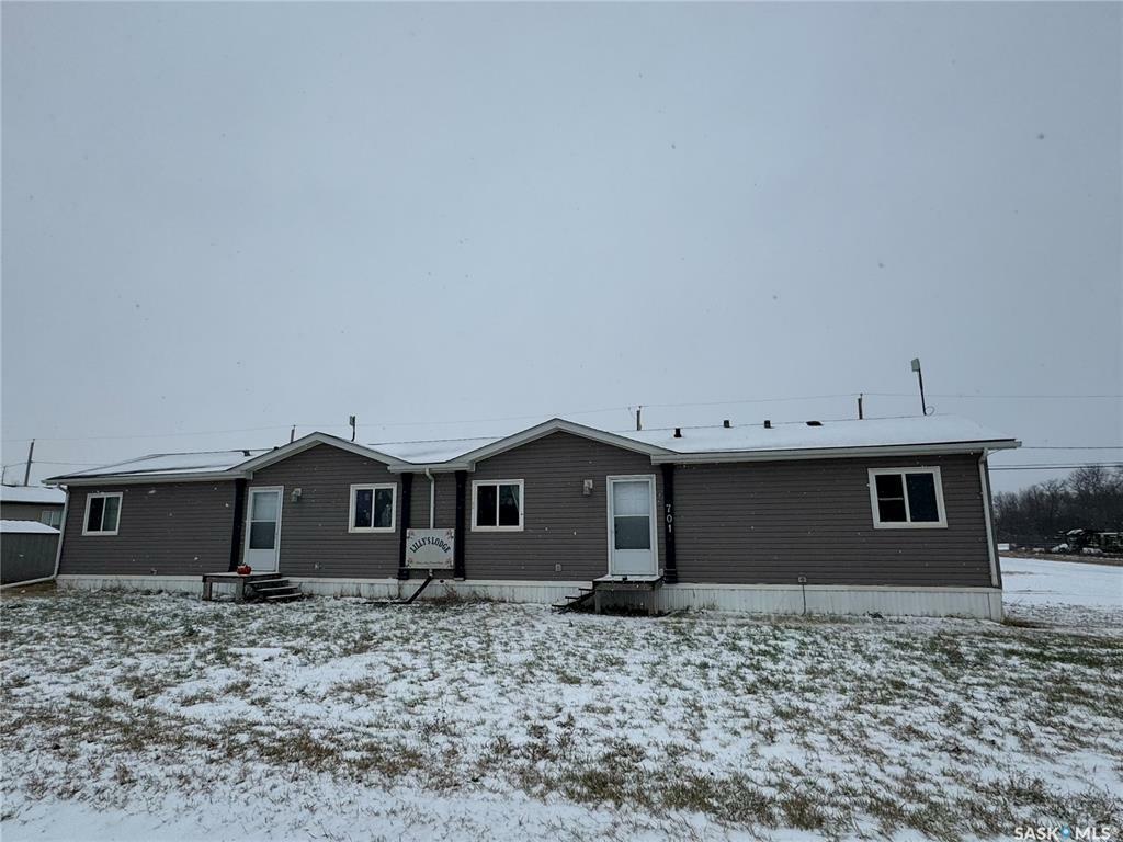 Property Photo: 701 2nd Avenue E SK S0J 2E0