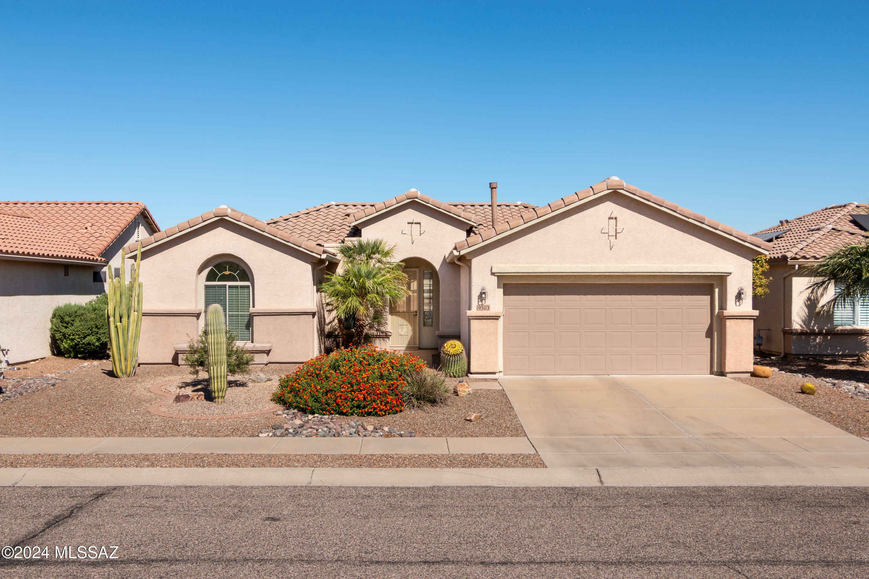 9503 N Twinkling Shadows Way  Tucson AZ 85743 photo