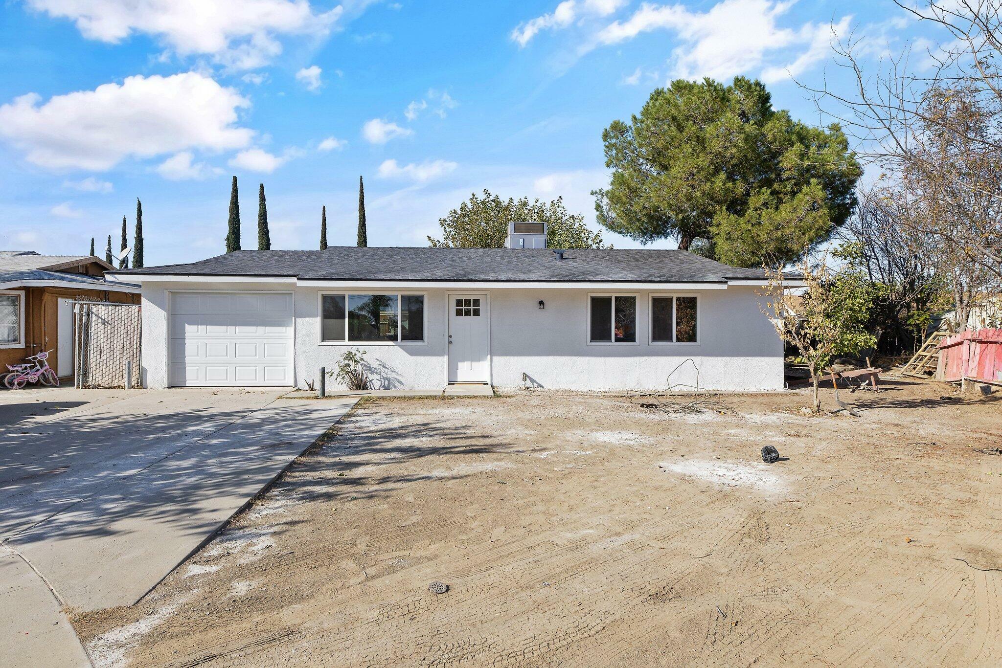 Property Photo:  16552 6th Street  CA 93234 