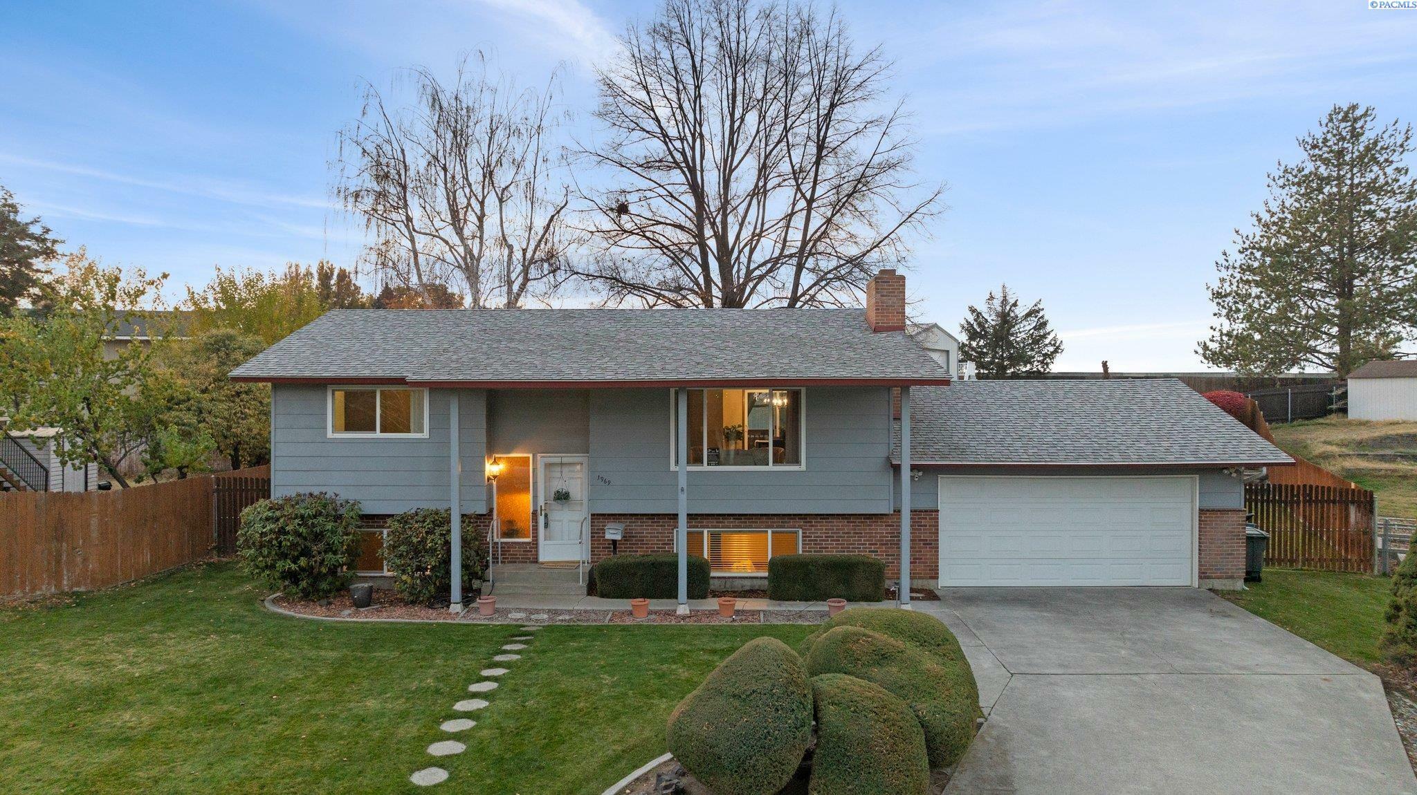 Property Photo:  1969 Marshall Ave  WA 99354 