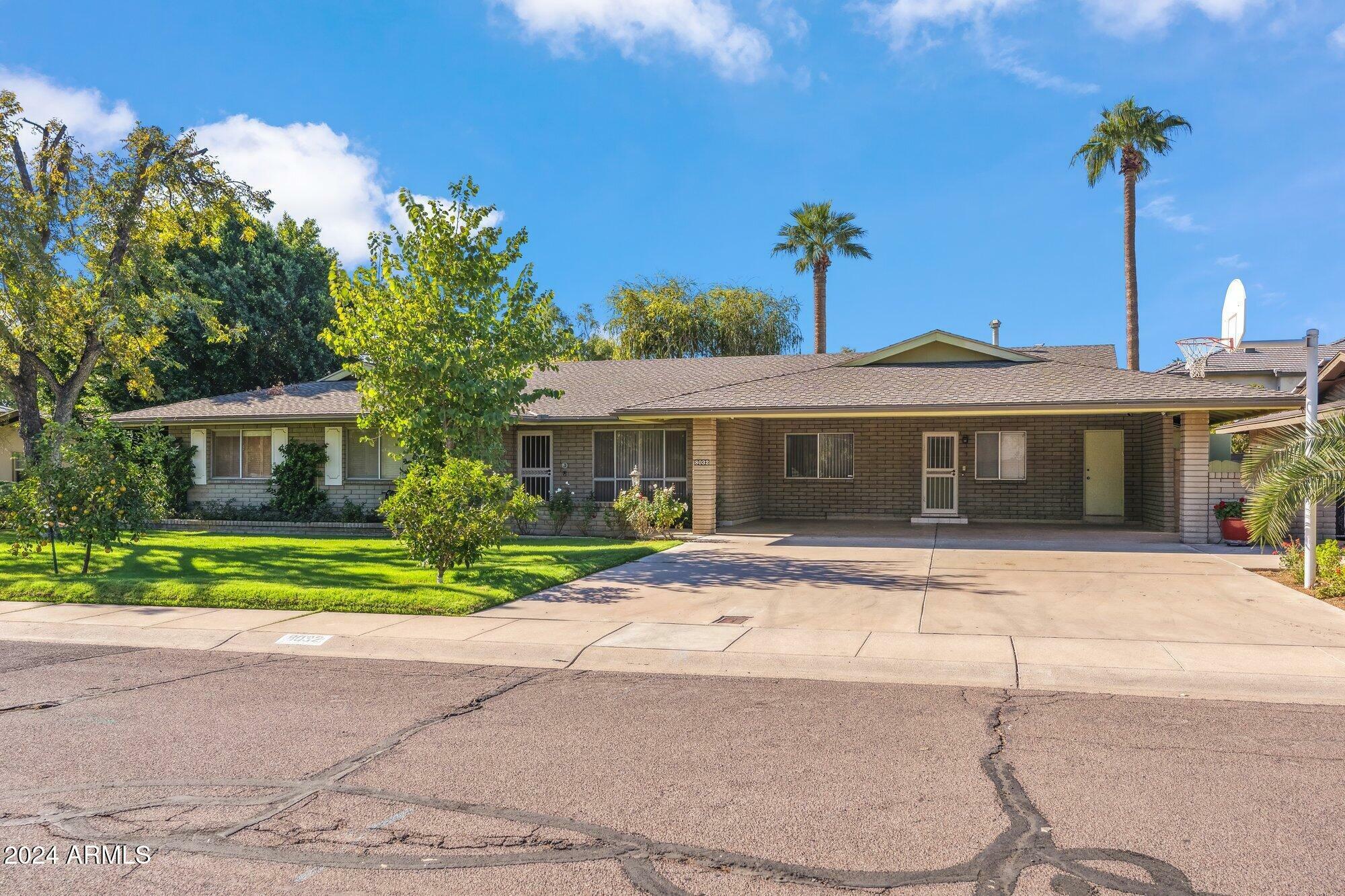 Property Photo:  8032 N 1st Street  AZ 85020 