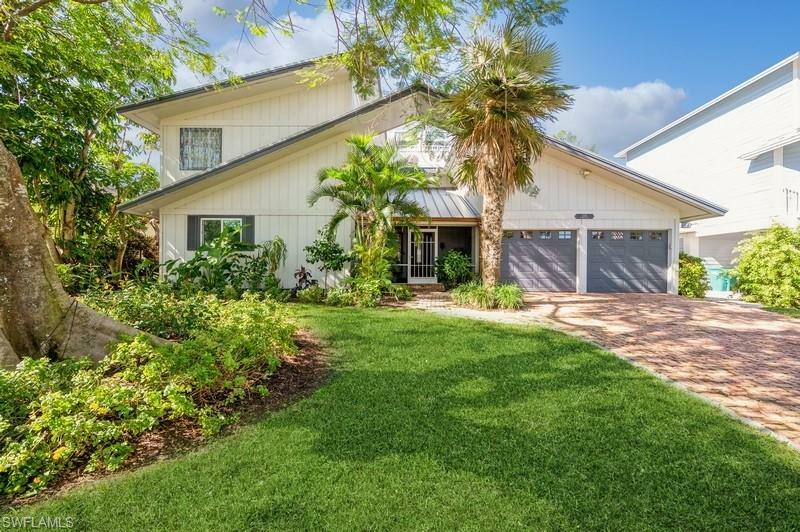 Property Photo: 1154 Vernon Pl FL 34145