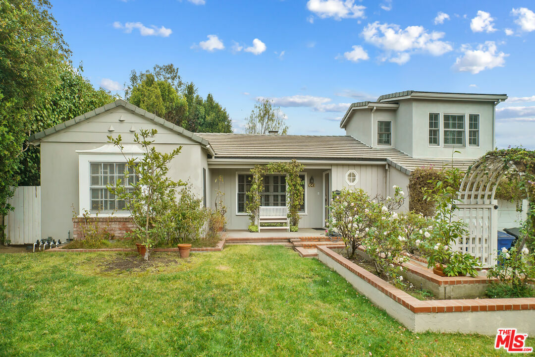 Property Photo:  1043  Franklin St  CA 90403 