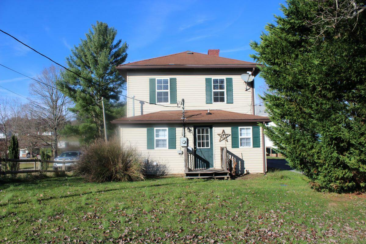 Property Photo:  601 Ivy St  WV 26651 