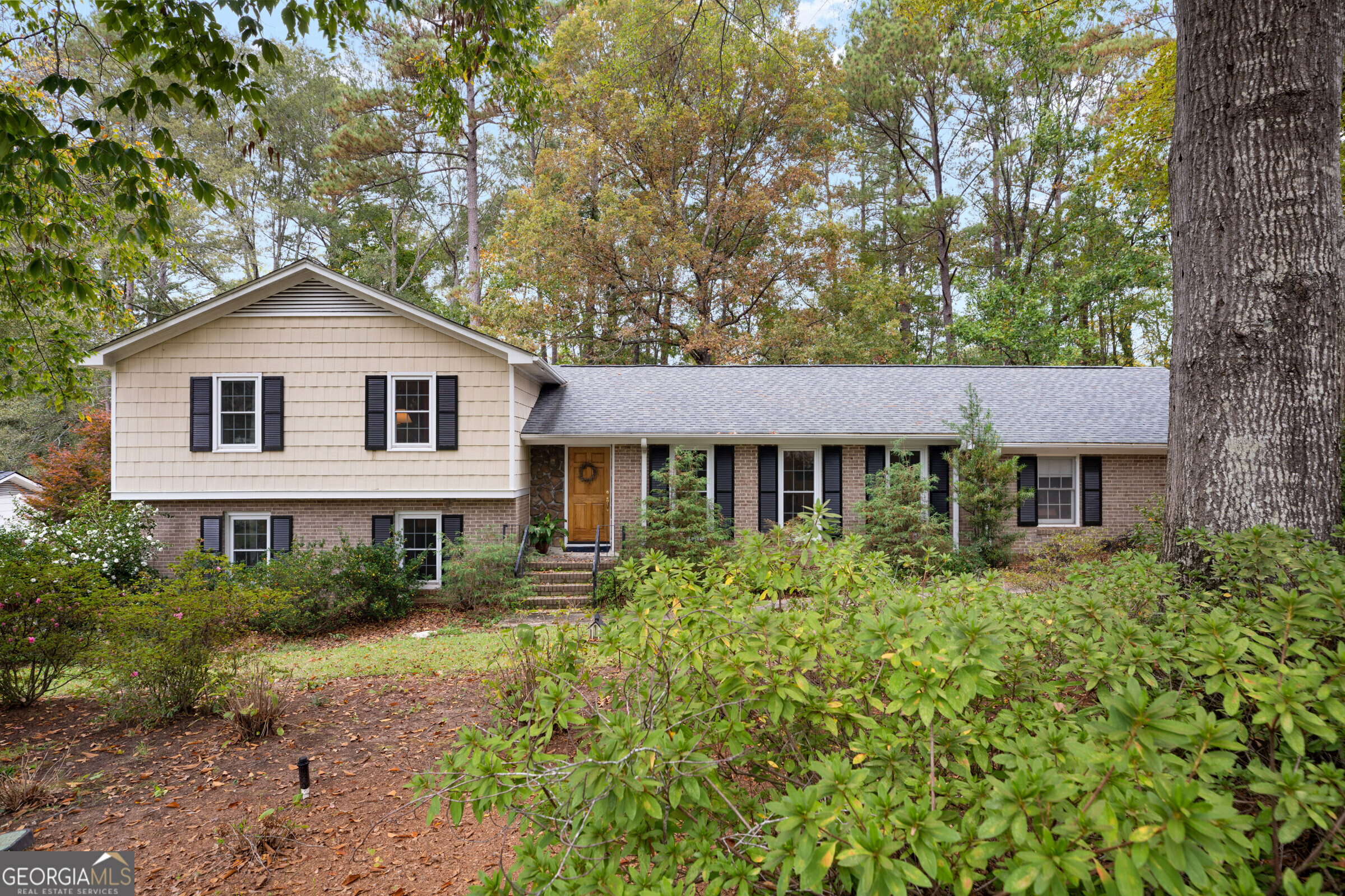 Property Photo:  664 Commanche Drive  GA 31210 