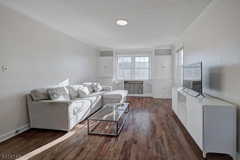 Property Photo: 73 Meadowbrook Pl 73 NJ 07040