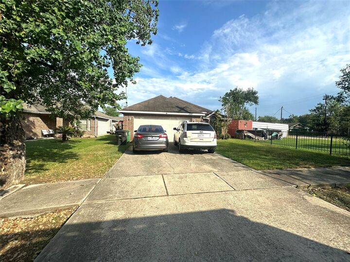 Property Photo: 6637 New York Street TX 77021
