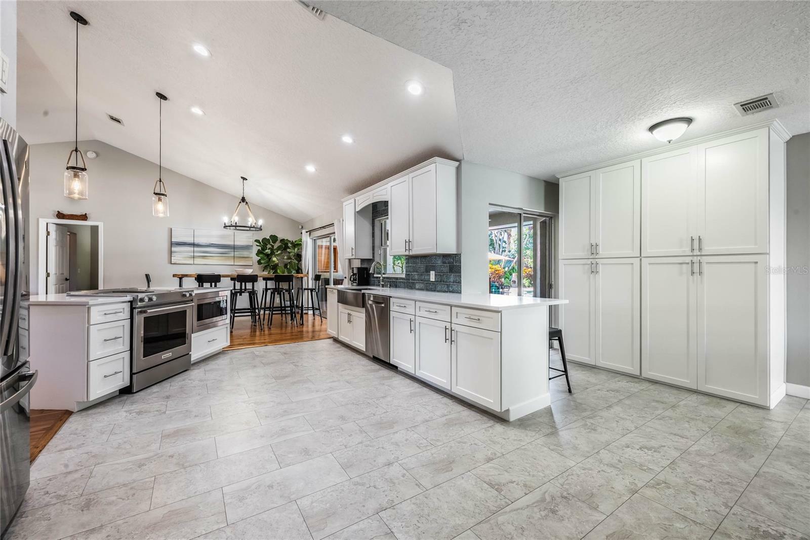 Property Photo: 645 Neile Court FL 32765