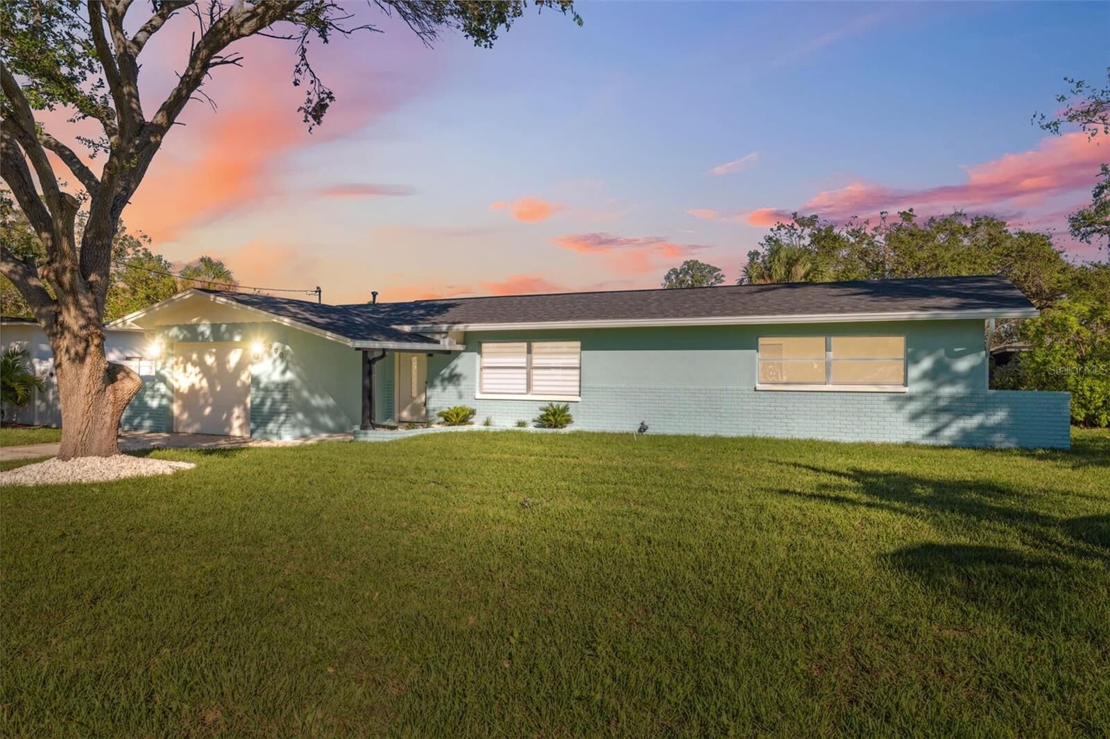 Property Photo: 5990 12th Street S FL 33705