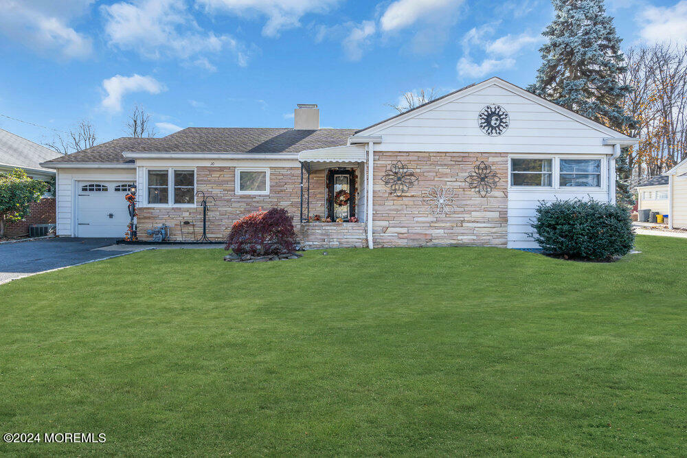 Property Photo:  10 Edgewood Drive  NJ 07728 