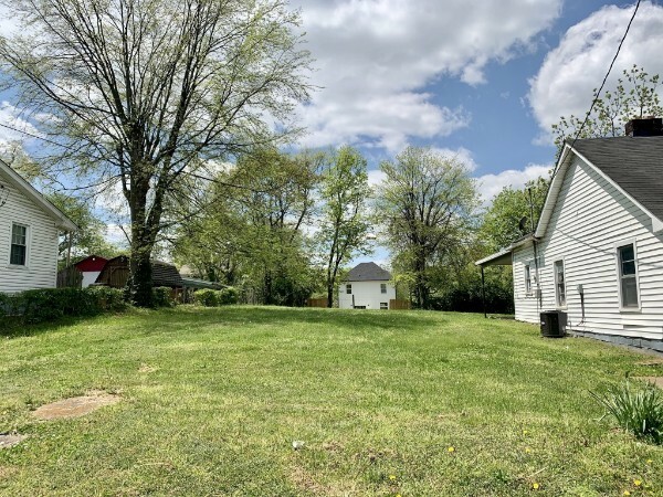 Property Photo:  725 28th Ave N  TN 37208 