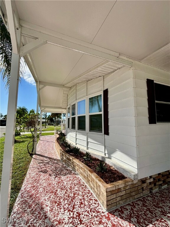 Property Photo:  707 Palm Frond Court  FL 33917 