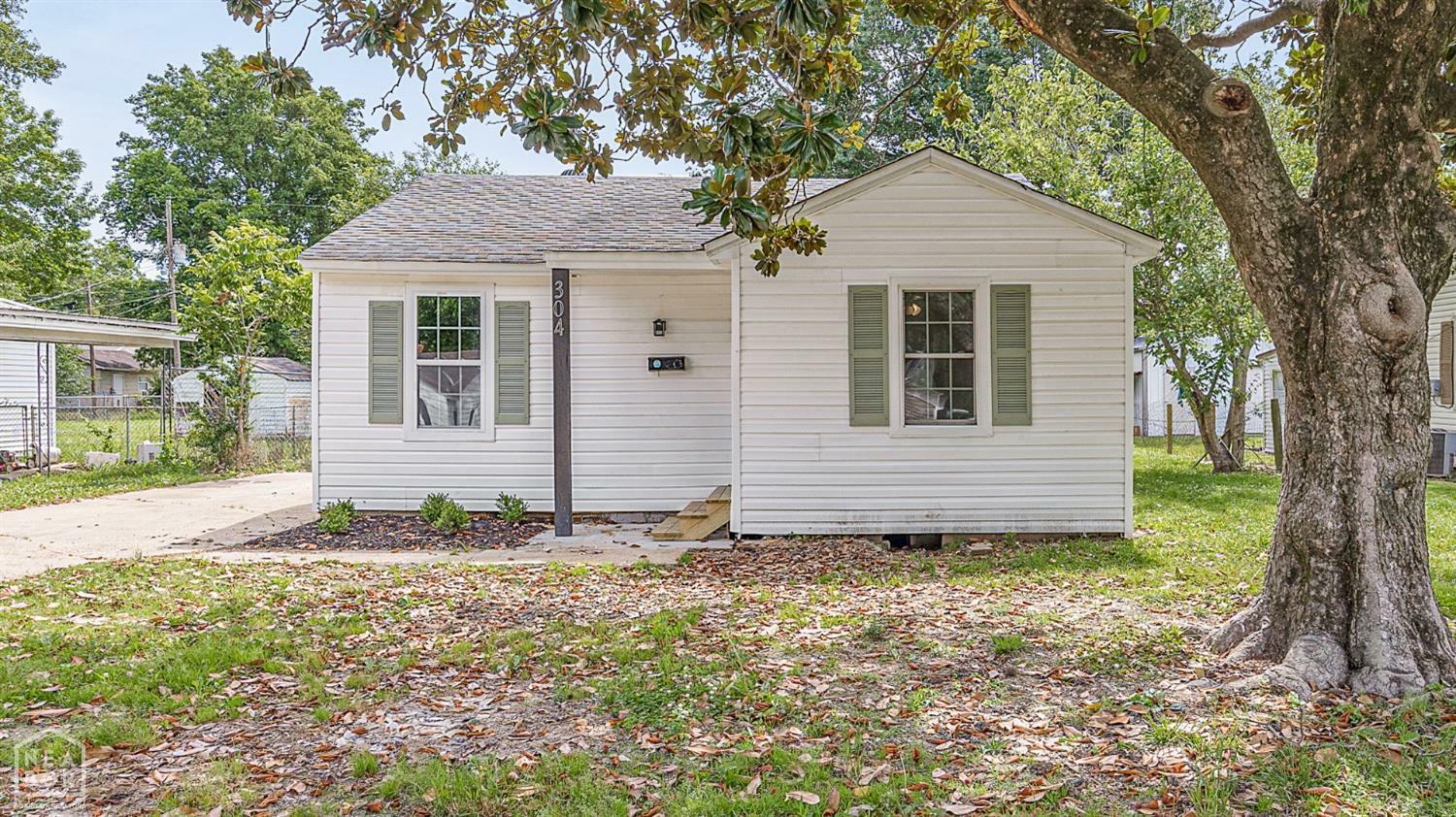 Property Photo:  304 Ellis  AR 72472 