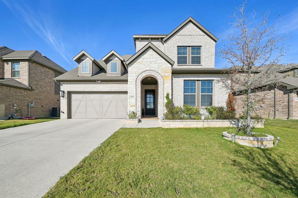 Property Photo:  2702 Bluff Creek Drive  TX 76063 