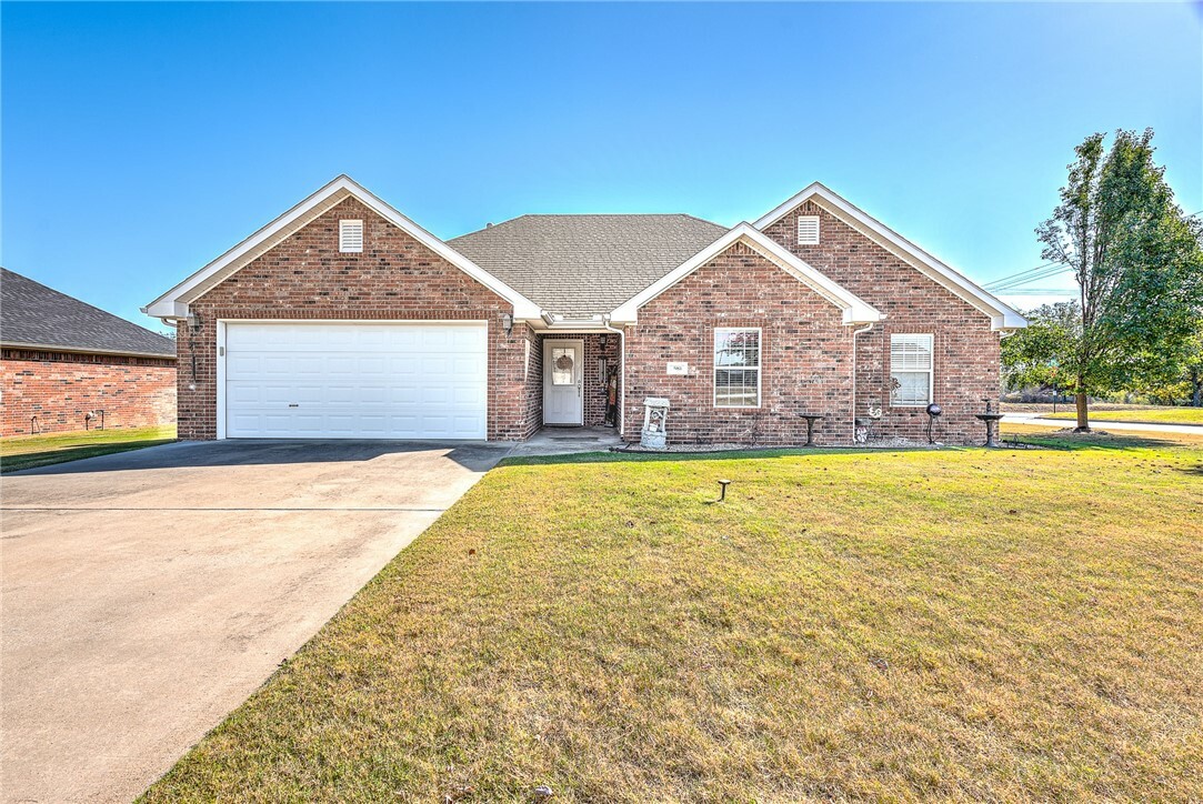 Property Photo:  581 Warrick Way  AR 72719 