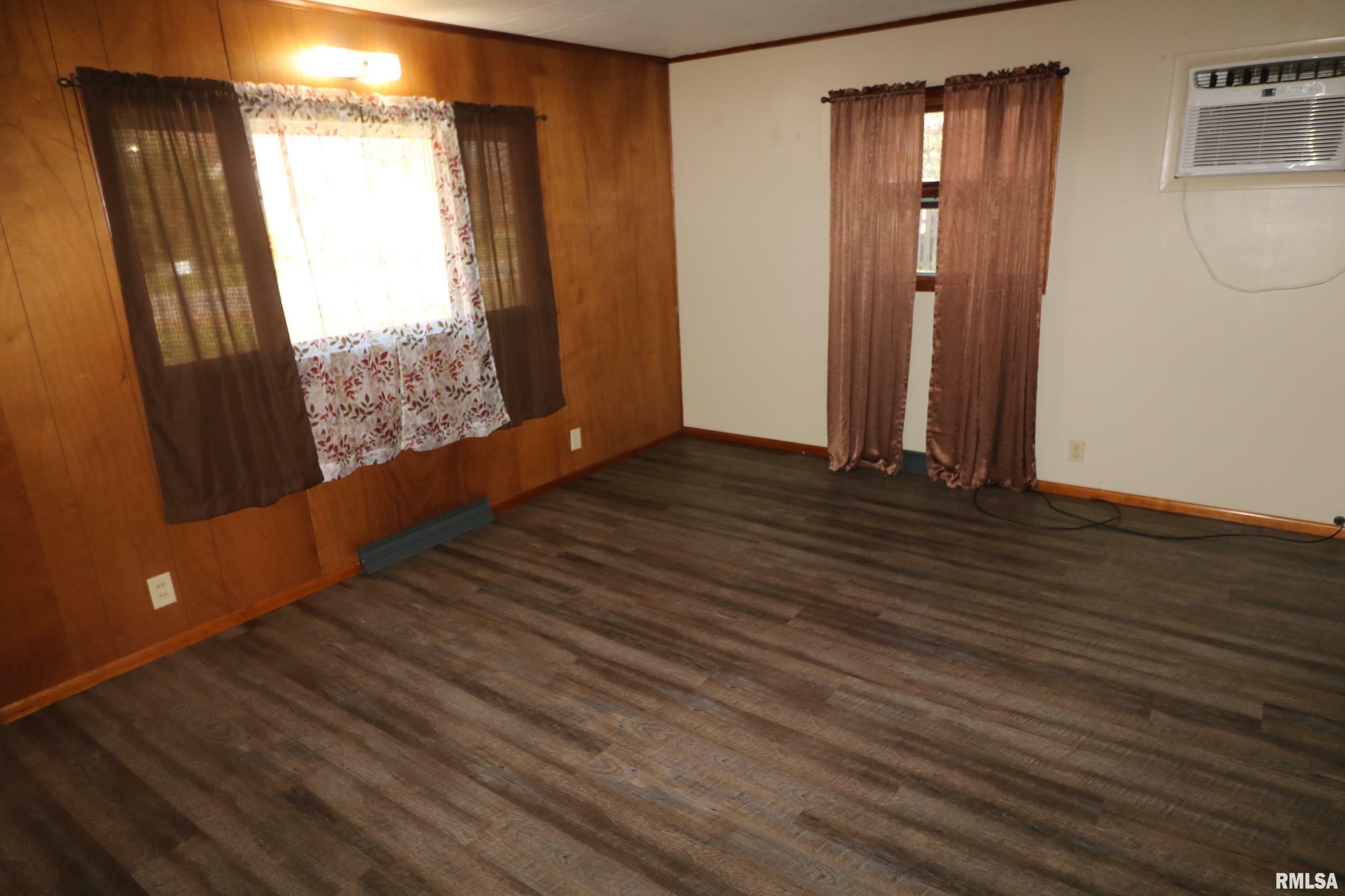 Property Photo: 509 E Board Street IL 62932