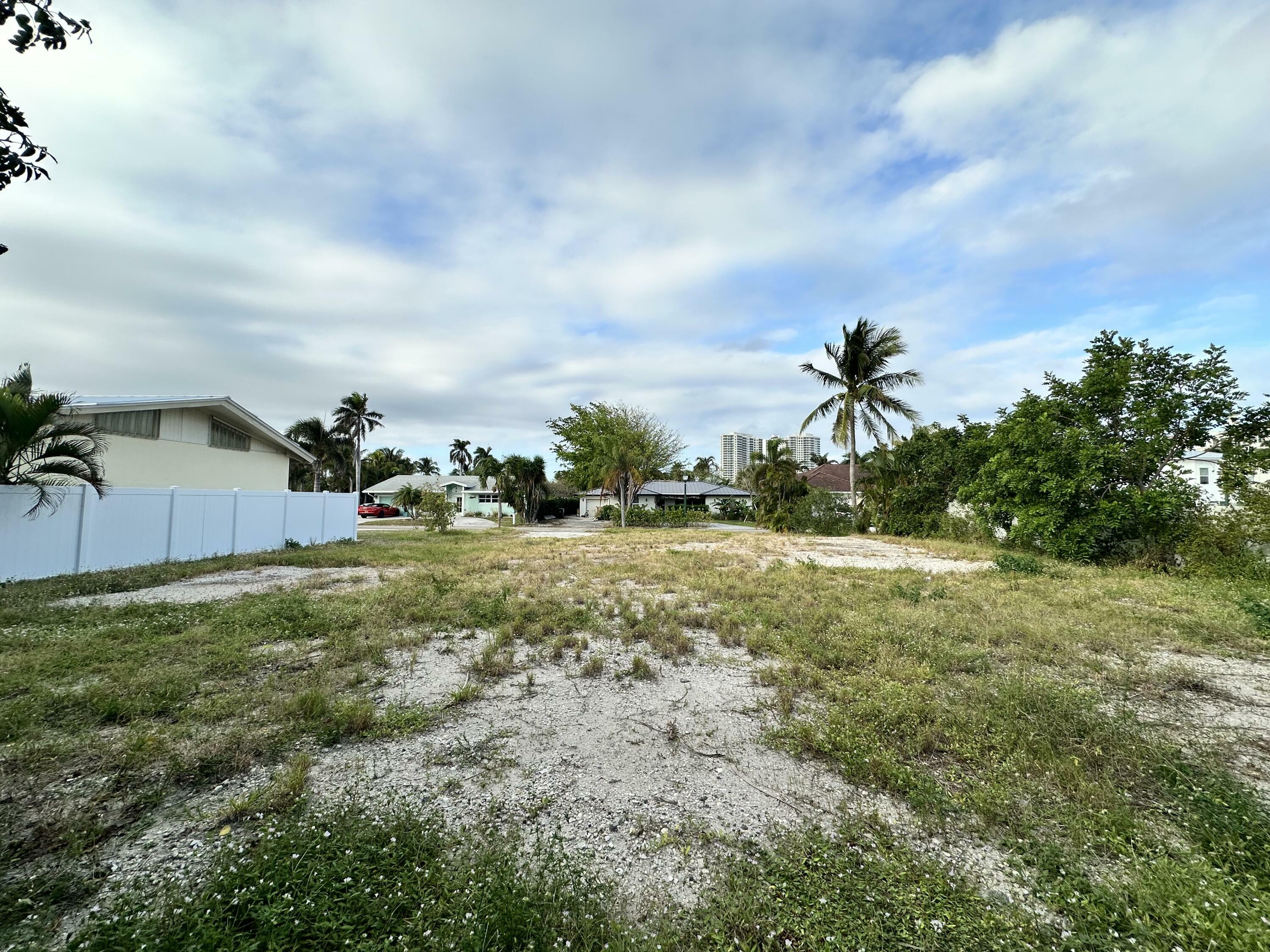 Property Photo:  124 Cascade Lane S  FL 33404 