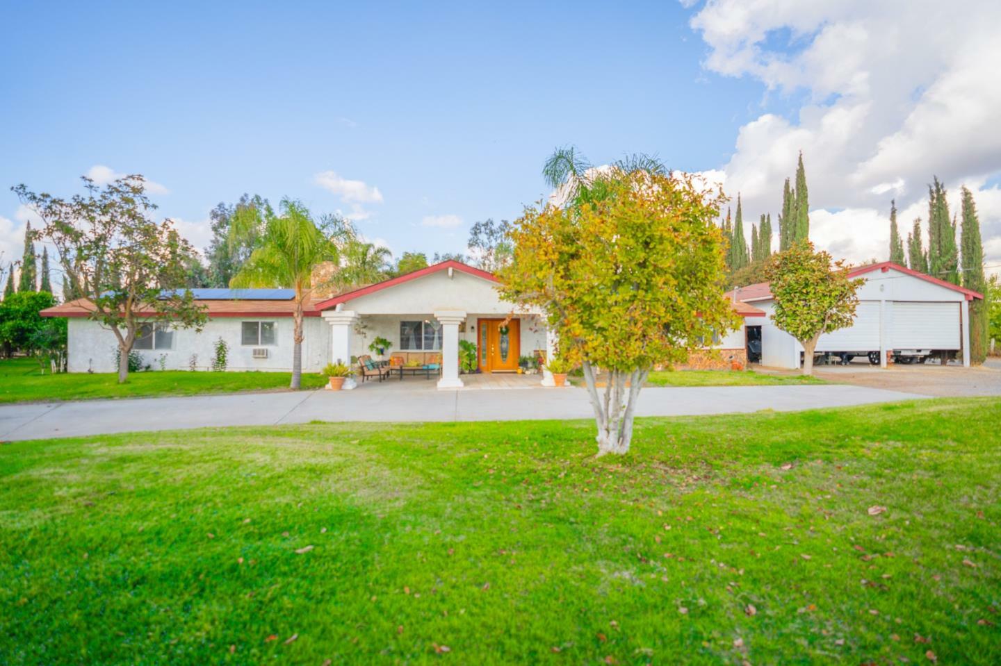 Property Photo:  24201 Gardena Drive  CA 93638 