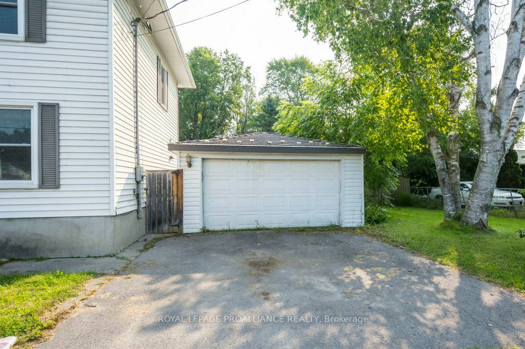 Property Photo:  48 North Trent St  ON K0K 2C0 