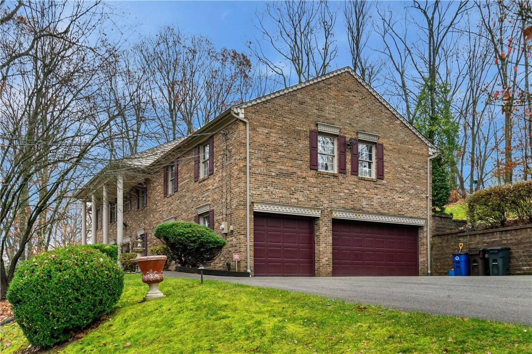 Property Photo:  4948 Simmons Cir  PA 15632 