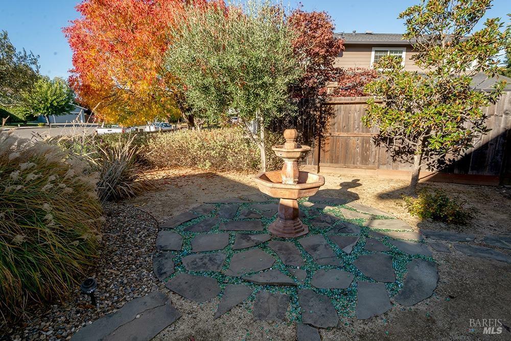 Property Photo:  825 Melrose Court  CA 95476 