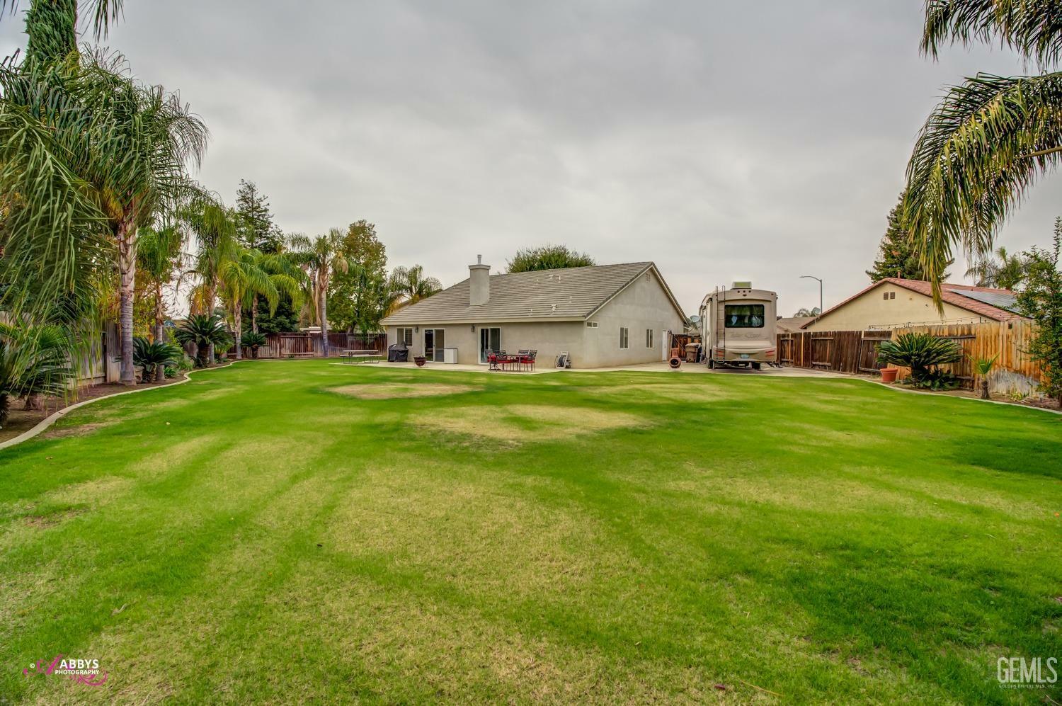 Property Photo:  11707 Aurora Valley Avenue  CA 93312 