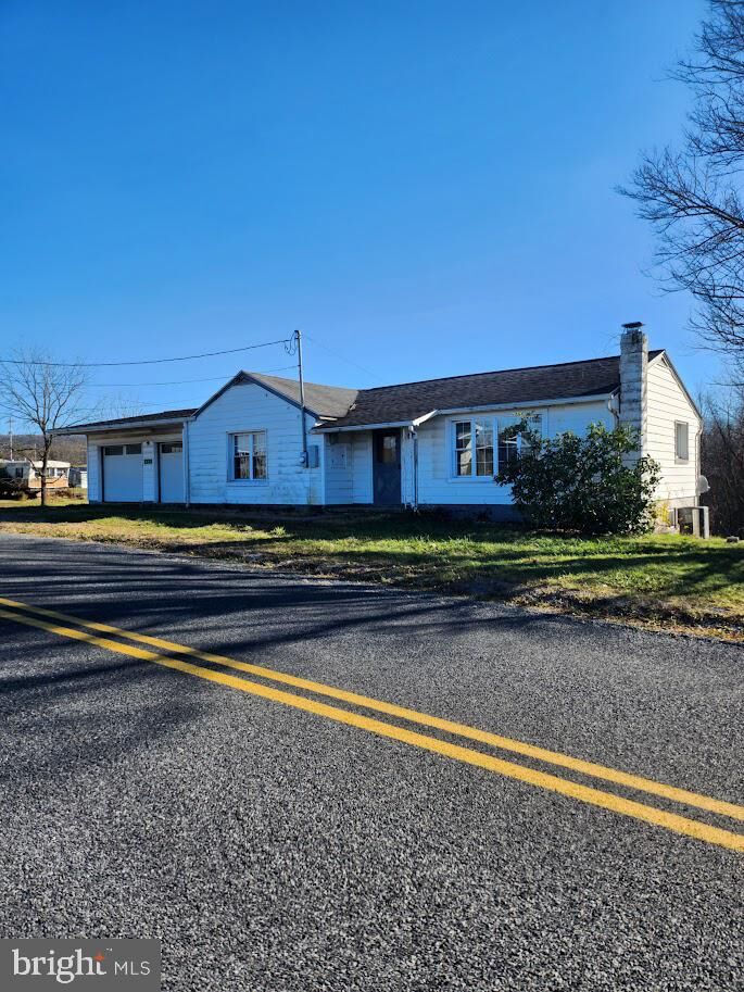 649 E Graceville Rd  Breezewood PA 15533 photo