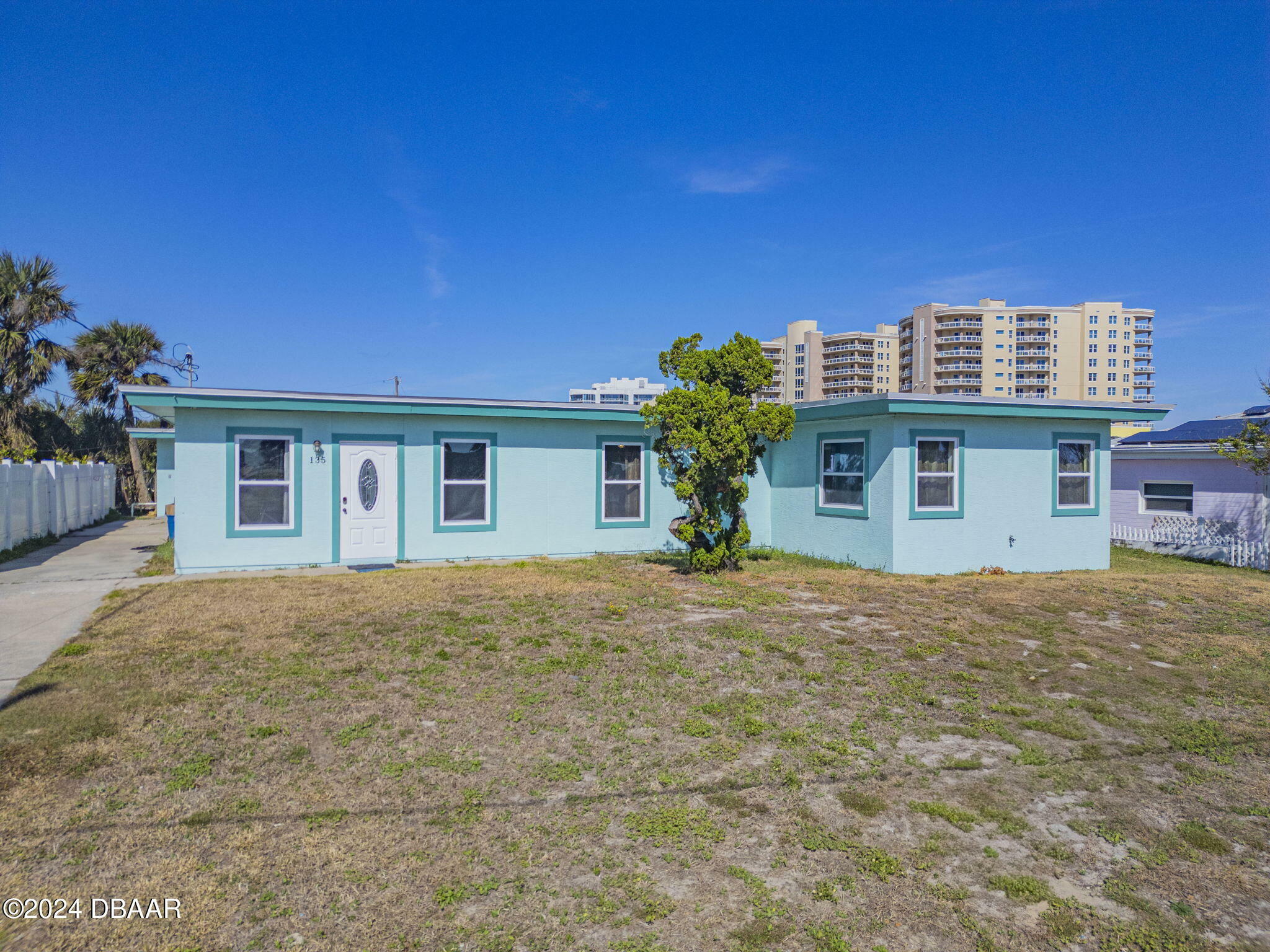 Property Photo:  135 Park Avenue  FL 32118 