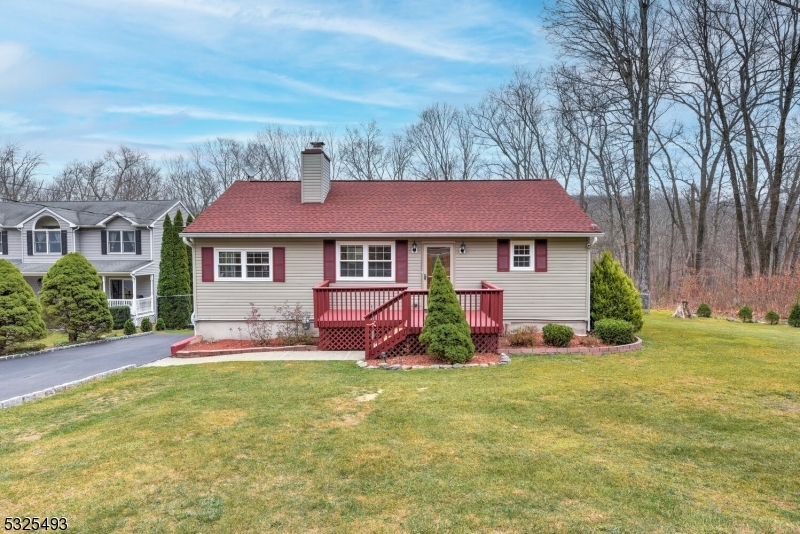 39 Hickory Ave  West Milford Twp. NJ 07480 photo