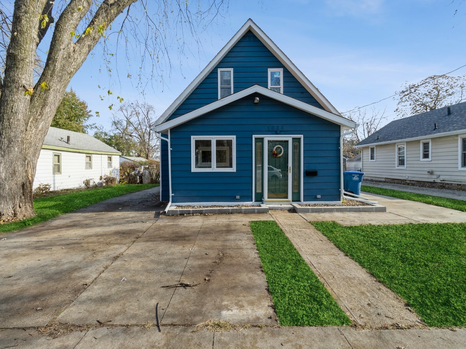 Property Photo:  1633 E 23rd Street  IA 50317 