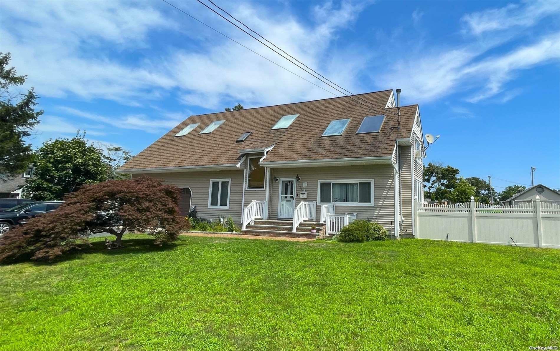 Property Photo:  321 2nd Avenue  NY 11705 