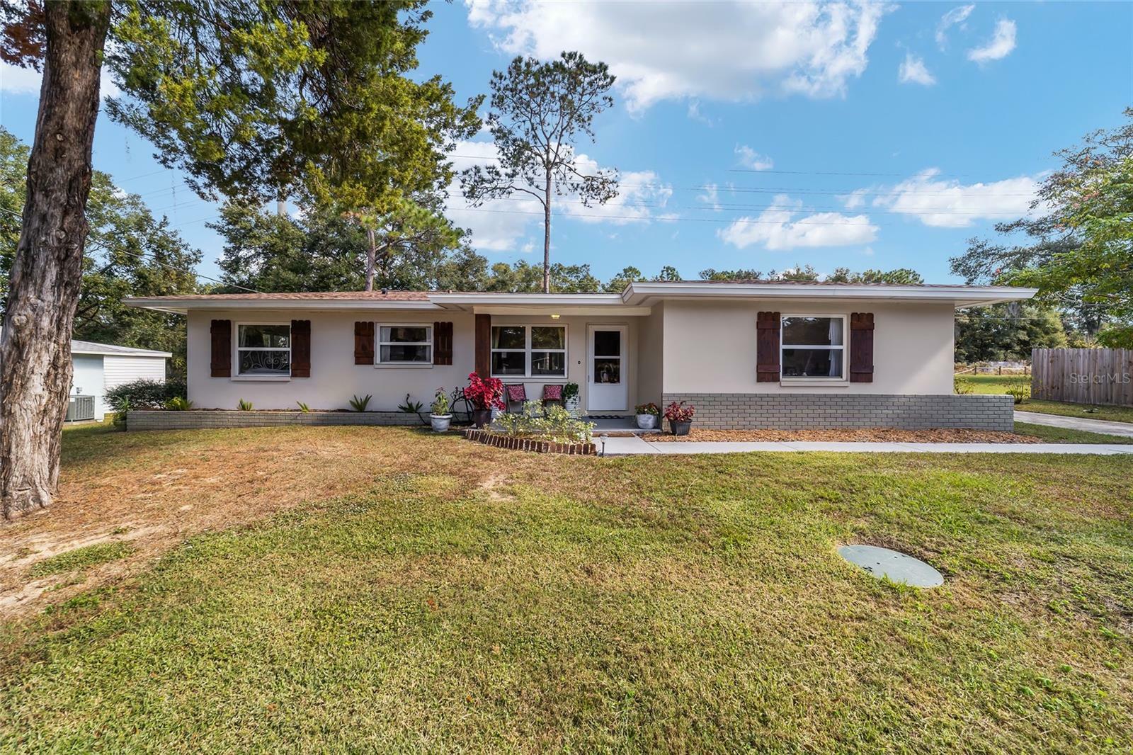 Property Photo:  445 N Rooks Avenue  FL 34453 