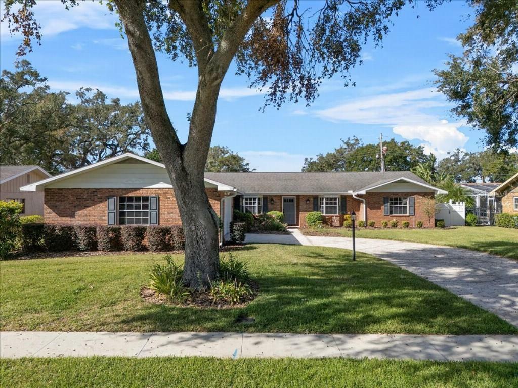 Property Photo:  1021 Newport Avenue  FL 33801 