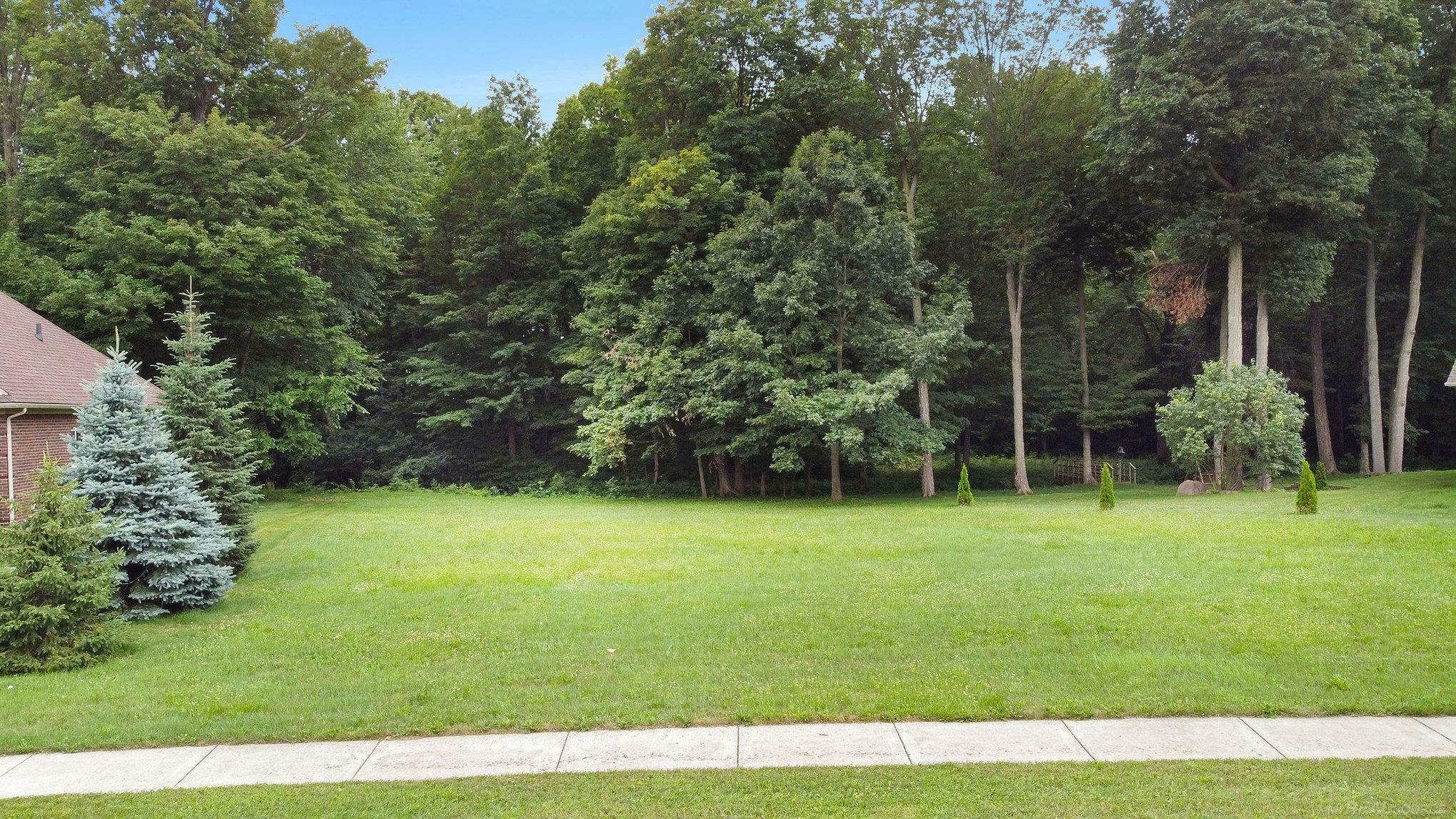 Property Photo:  48325 Red Oak Drive  MI 48315 