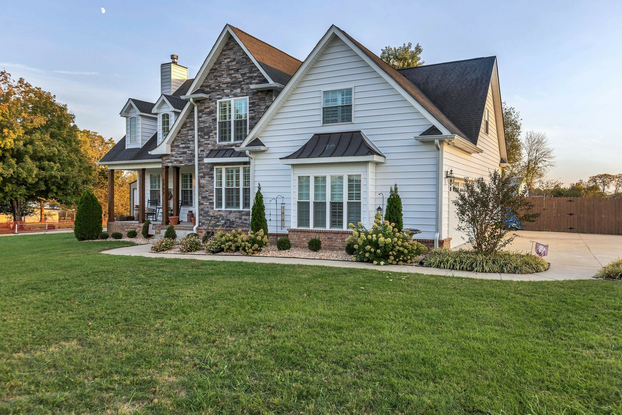 Property Photo: 1753 Highway 25 TN 37066