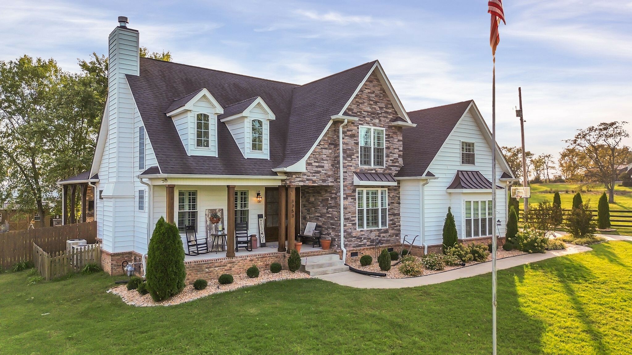 Property Photo: 1753 Highway 25 TN 37066