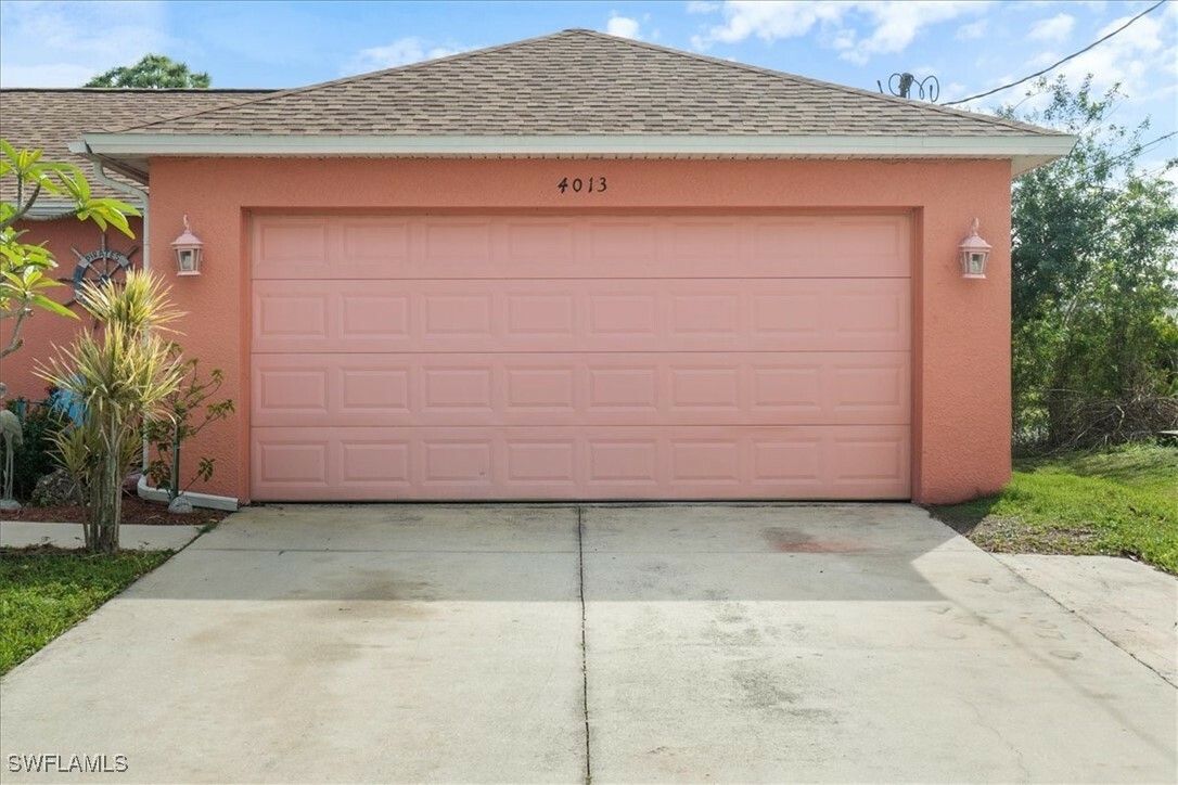 Property Photo:  4013 6th Street SW  FL 33976 