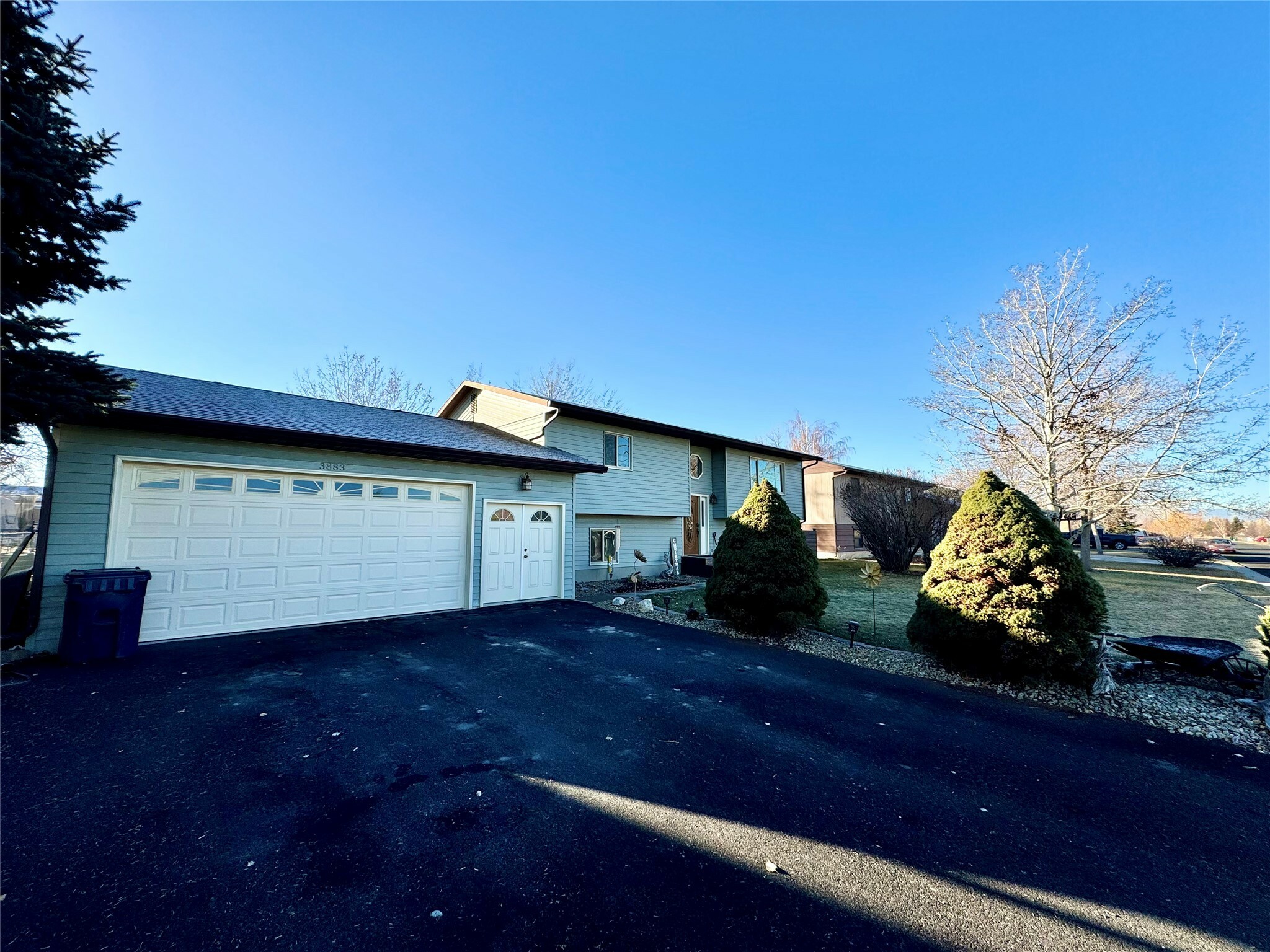 Property Photo:  3883 Gradestake Street  MT 59635 