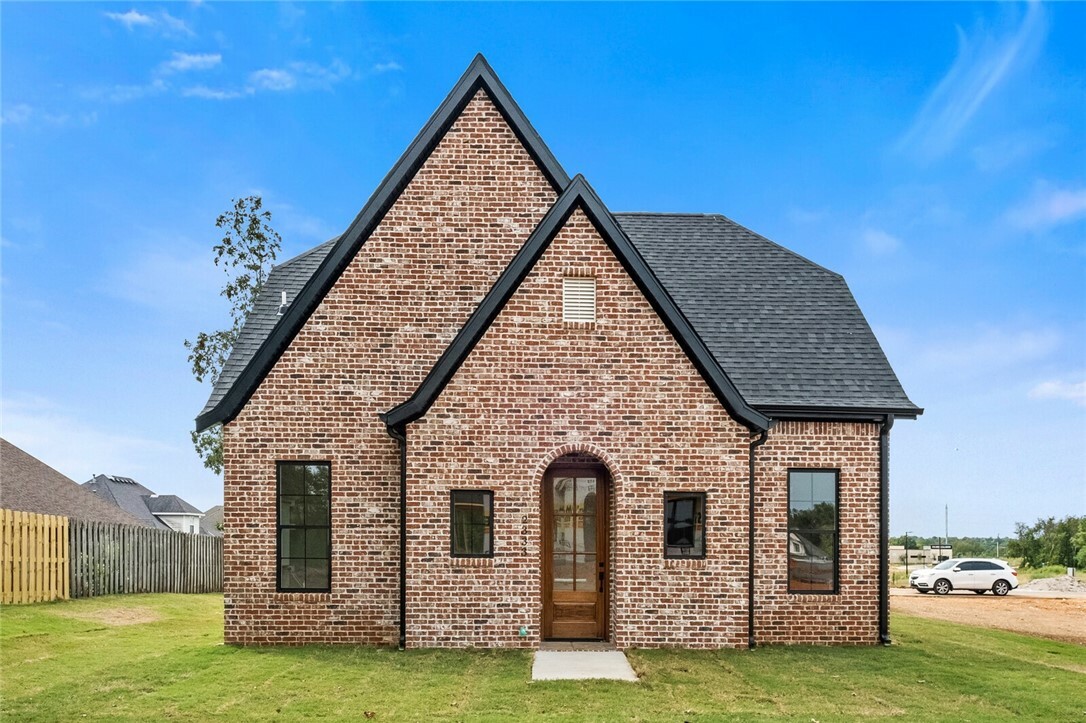 Property Photo:  4022 W Sommerset Street  AR 72758 