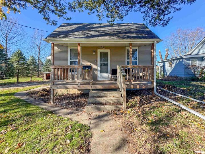 544 N Main Street  Farmington IL 61531 photo