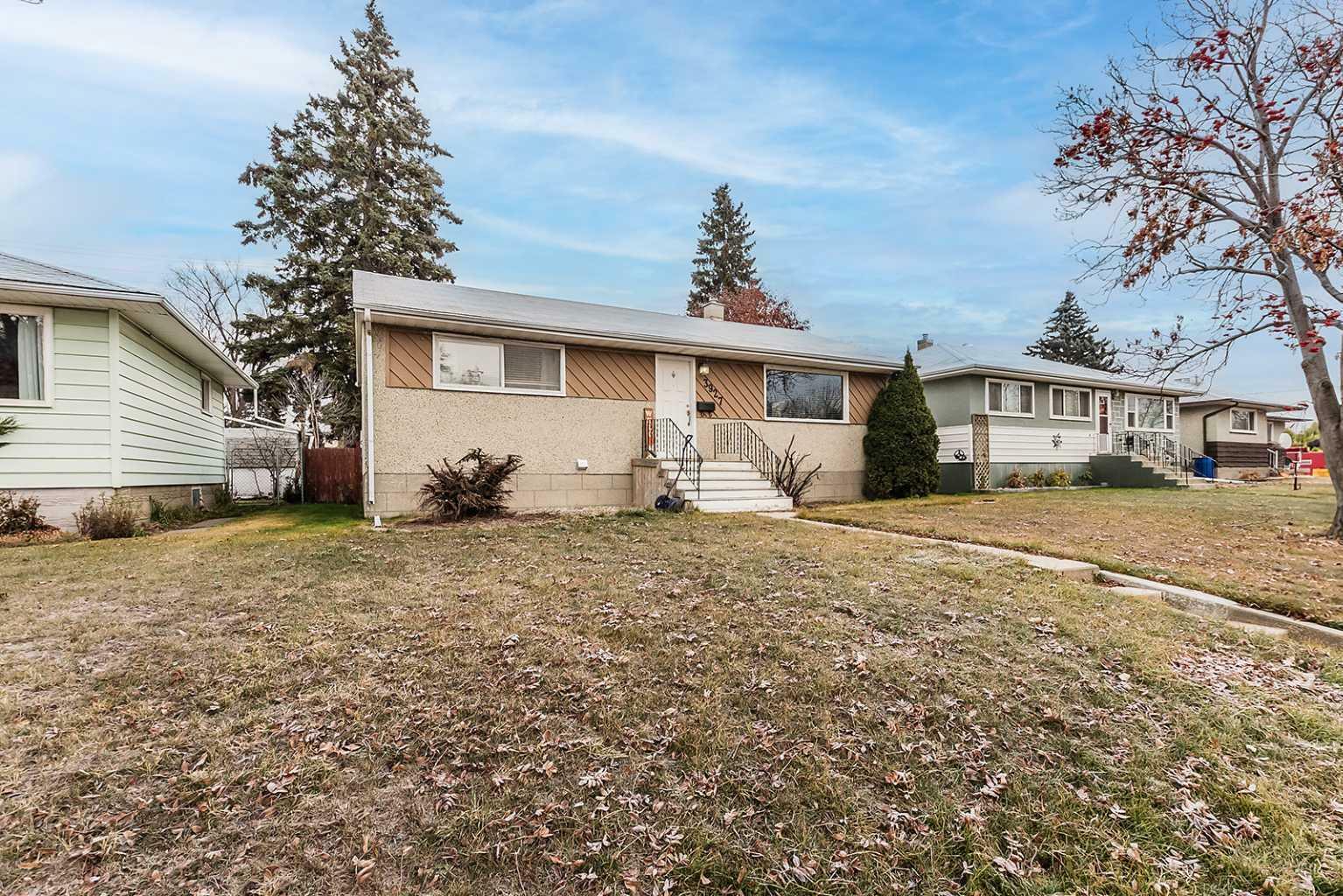 Property Photo:  3927 40A Avenue  AB T4N 2T7 