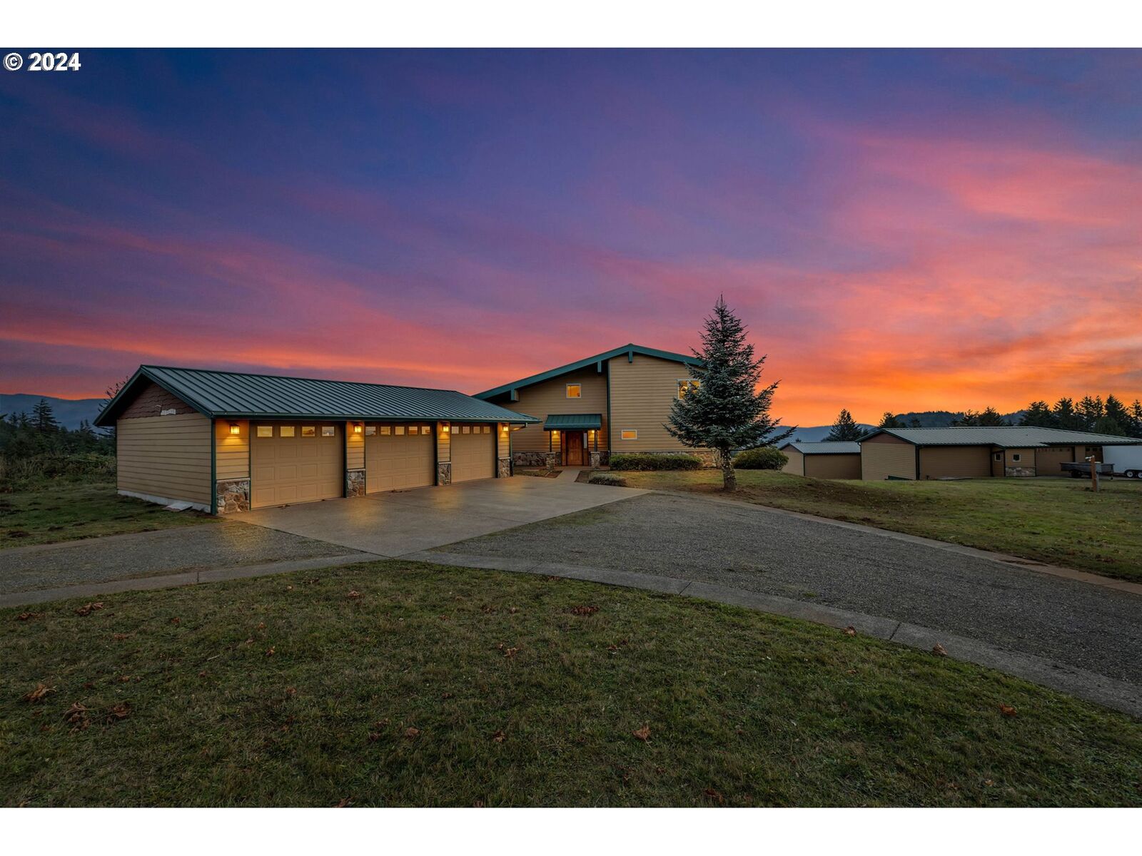 Property Photo:  101 Patrick Ln  WA 98671 