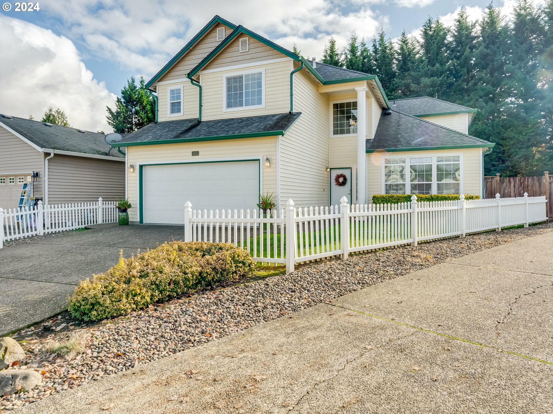 Property Photo:  1915 NW 148th St  WA 98685 