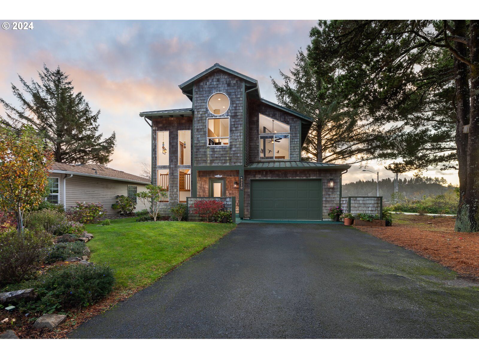 Property Photo:  9210 Trout Pl  OR 97388 